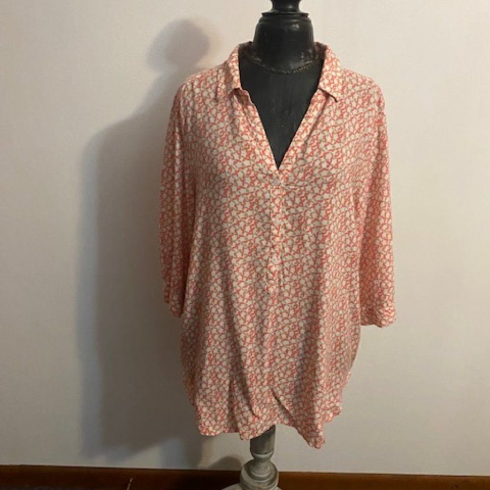 Easy Pieces Peach/Tan/White V-neck partial button-down tunic, size XL